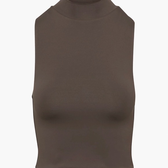 Contour Mockneck Tank - Picture 2 of 7